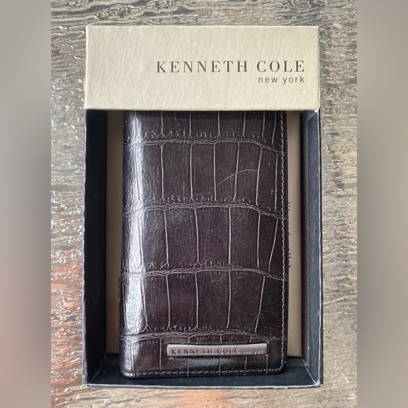 Kenneth Cole New York Dark Brown Croc-Embossed Card Holder Italian Calfskin - Picture 1 of 6
